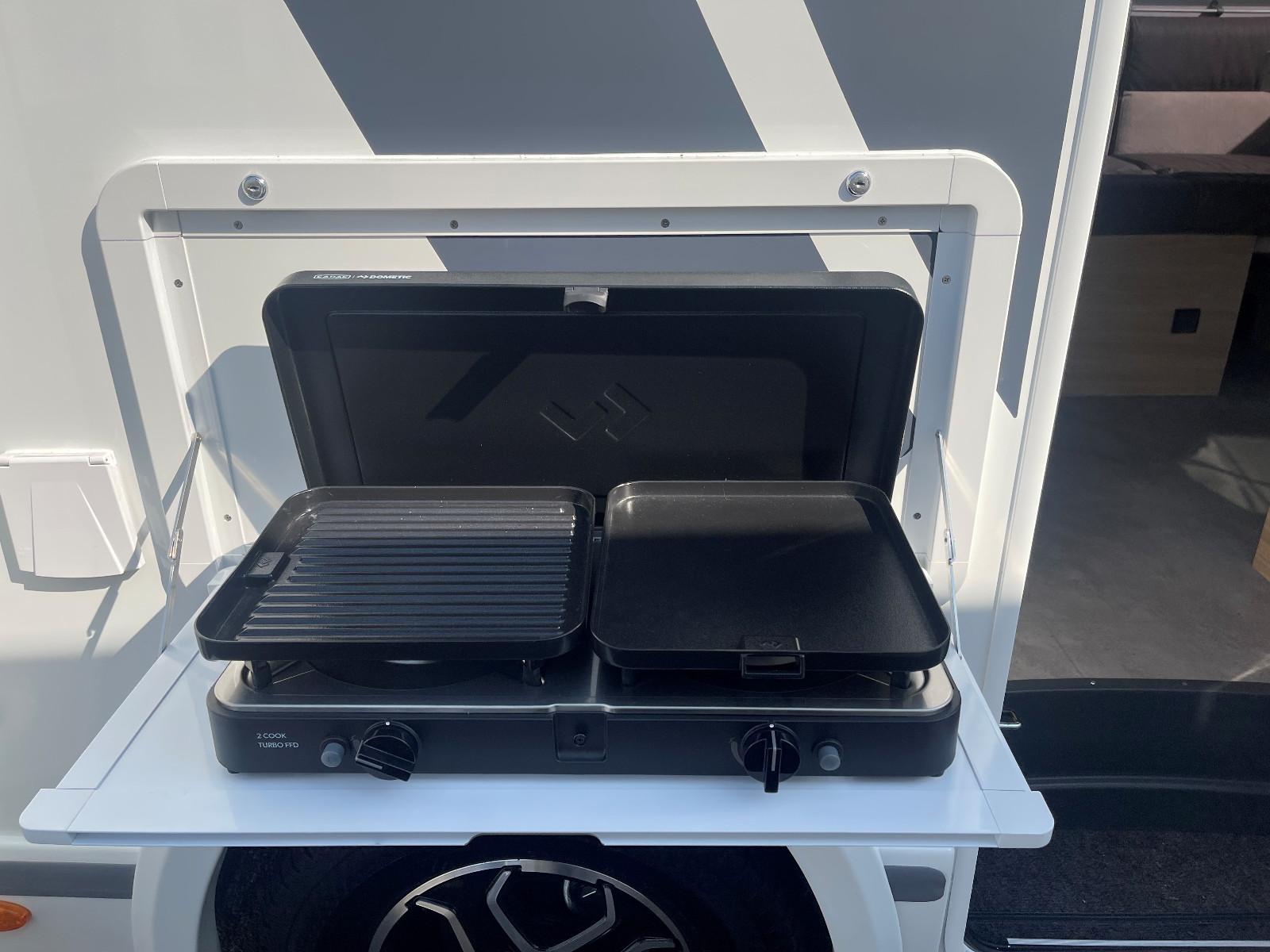 Challenger CMS Edition 260, Außengrill, Trittstufe, Ventila