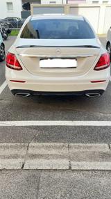 Mercedes-Benz E 220 d Autom. - - Mercedes-Benz E 220 mit Diesel-Antrieb: Weiß, Limousine