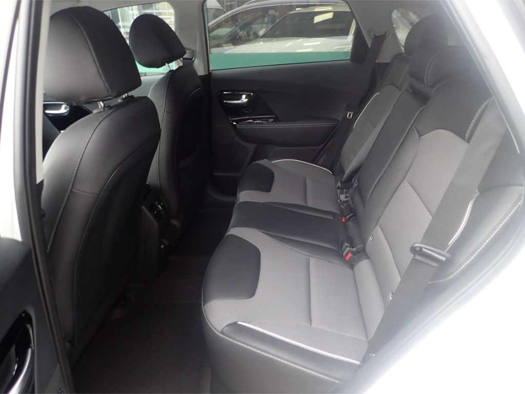 Fahrzeugabbildung Kia Niro e-Spirit 3-Phasen On Board Charger, Technik