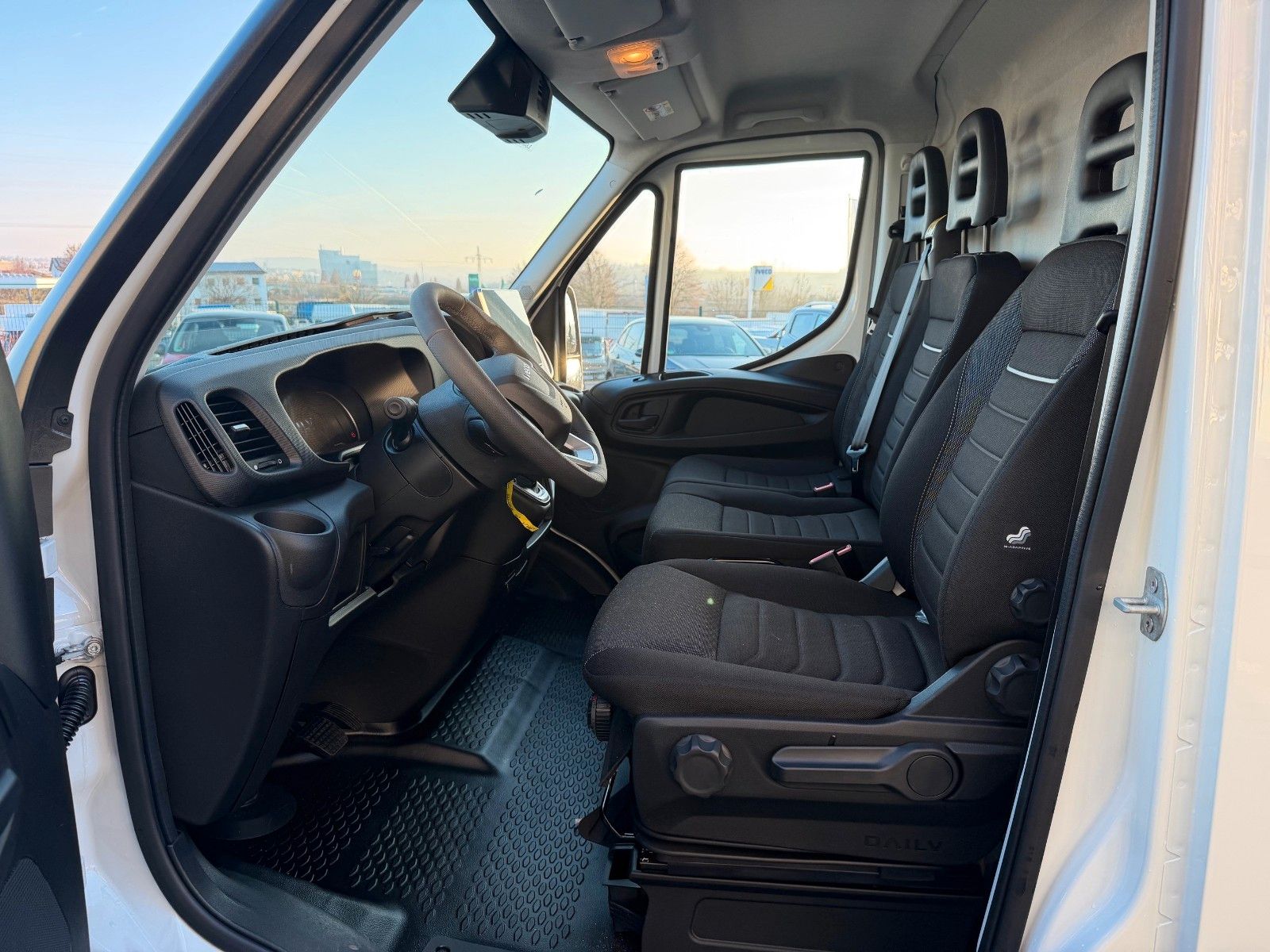 Fahrzeugabbildung Iveco Daily 35S18 HA8 *R4.100mm*Automatik*Kamera*ACC*