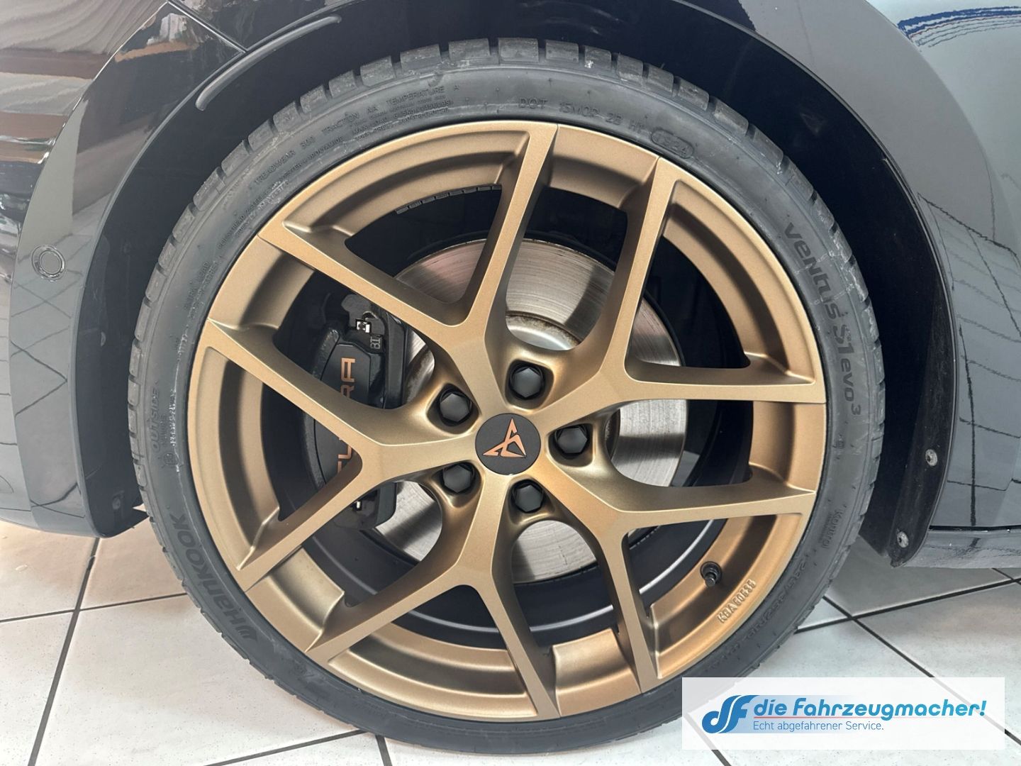 Fahrzeugabbildung SEAT Leon CUPRA Sportstourer VZ 4Drive 2.0 TSI LED Na