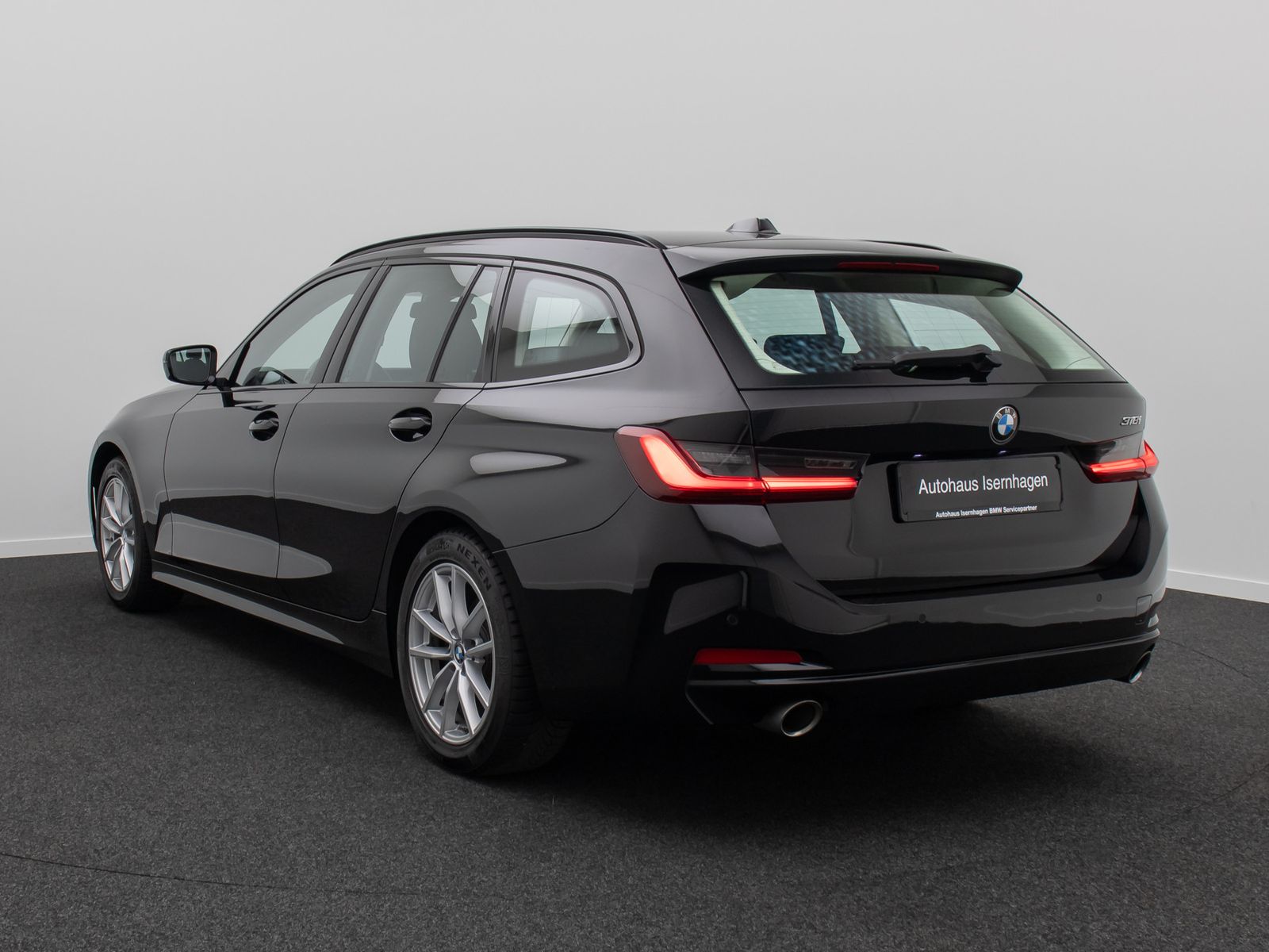 Fahrzeugabbildung BMW 318i Widscreen DAB GeschwindigReg PDC Cockpit+