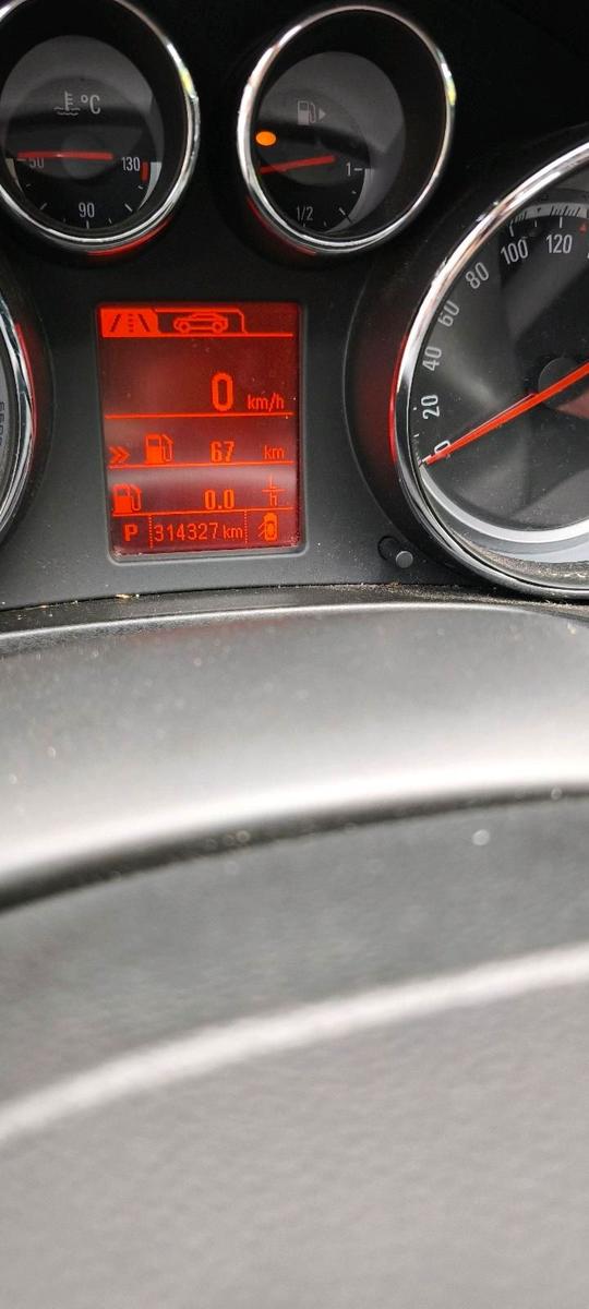 Opel Insignia 2011 — photo 9