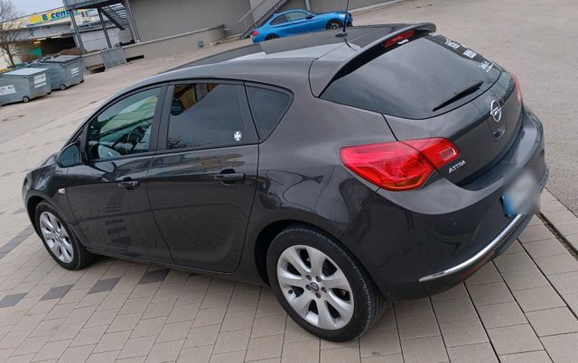 Opel  Opel Astra J  1,6  116 PS  5 Türig  ...