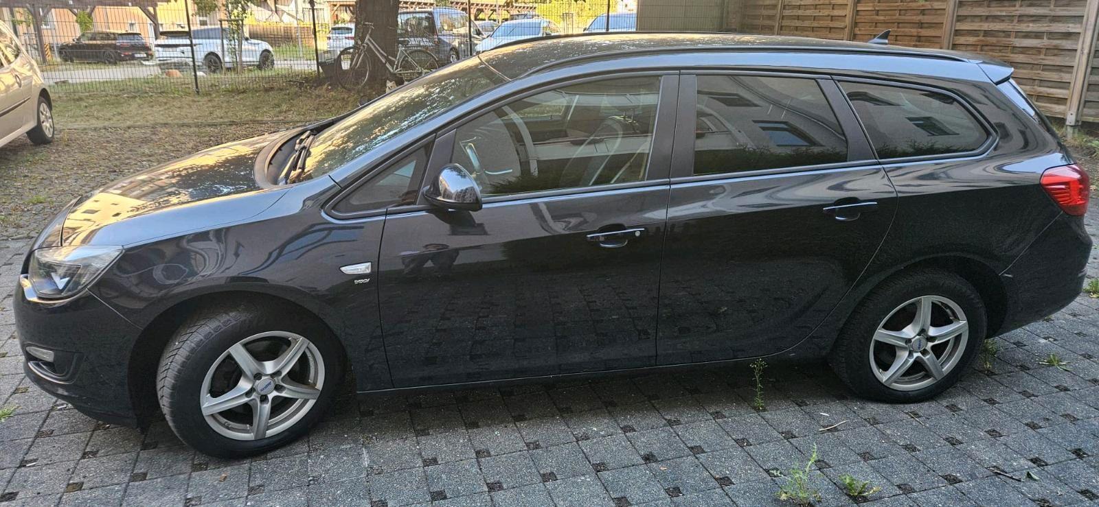 Opel Astra 2014 — photo 6