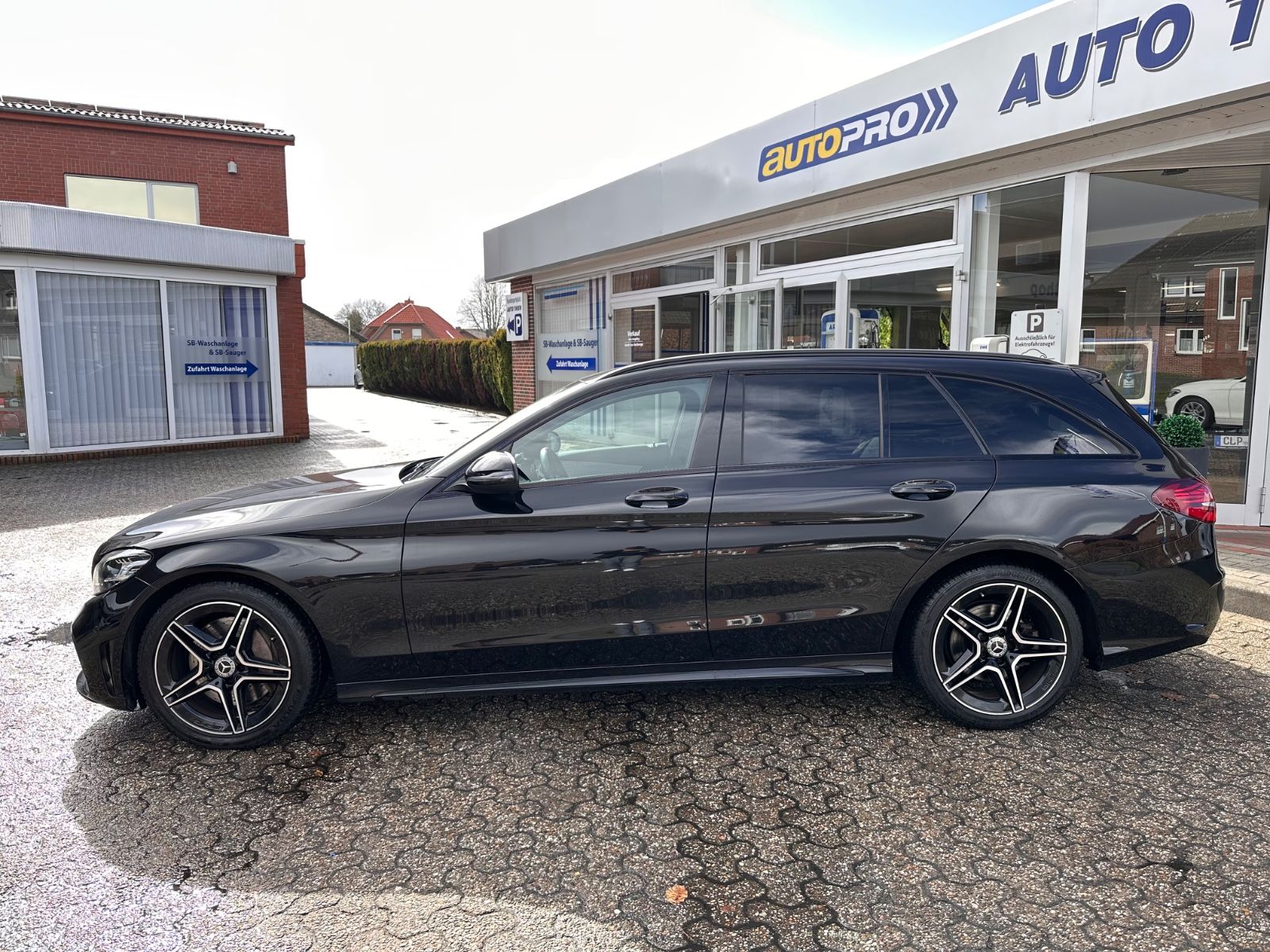 Fahrzeugabbildung Mercedes-Benz C 300 T-Modell AMG Line Night/AHK/LED/Navi/eHeck