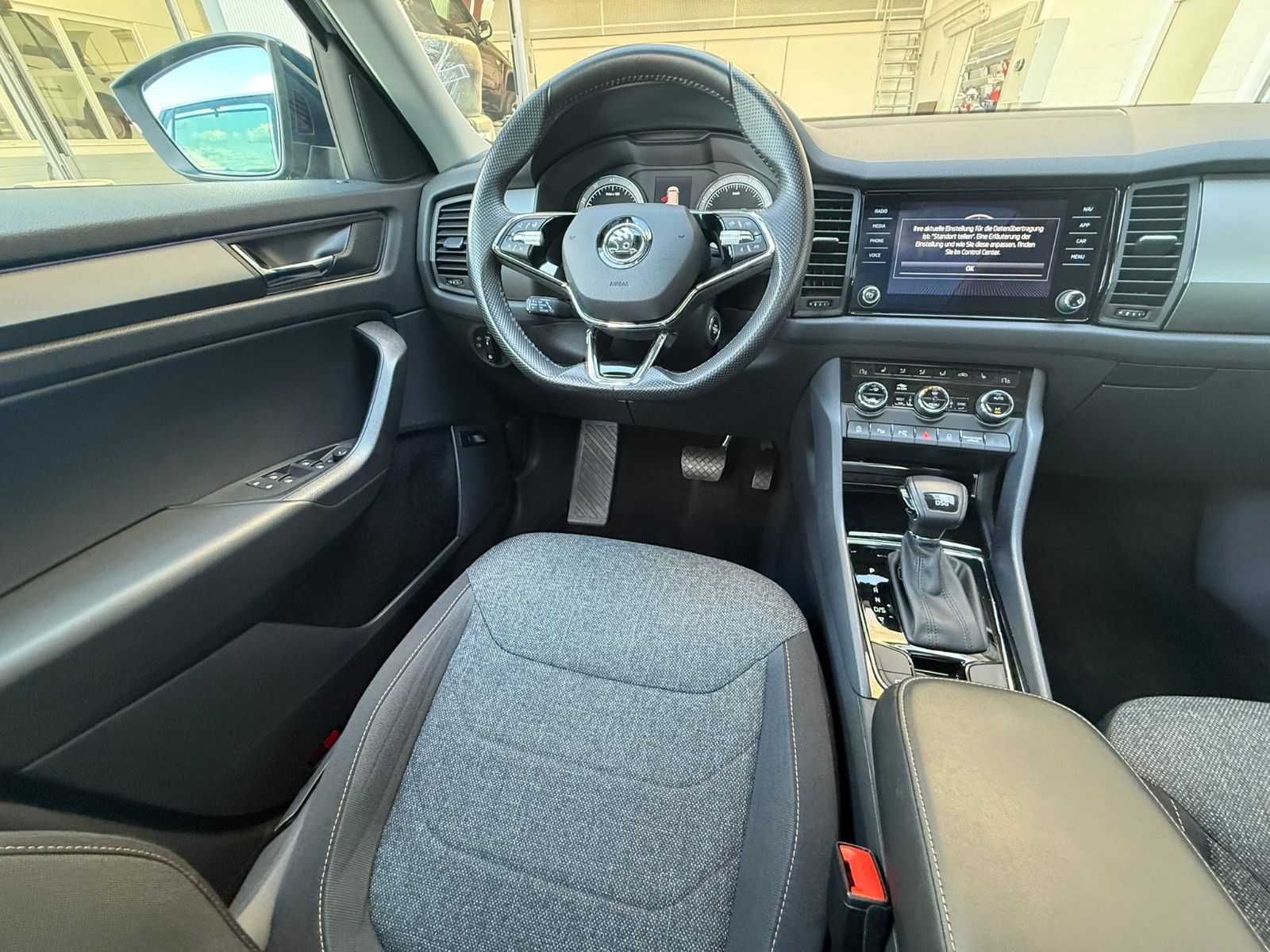 Fahrzeugabbildung SKODA Kodiaq Clever Navi,Sitzh.v+h,Alu,DSG,360°
