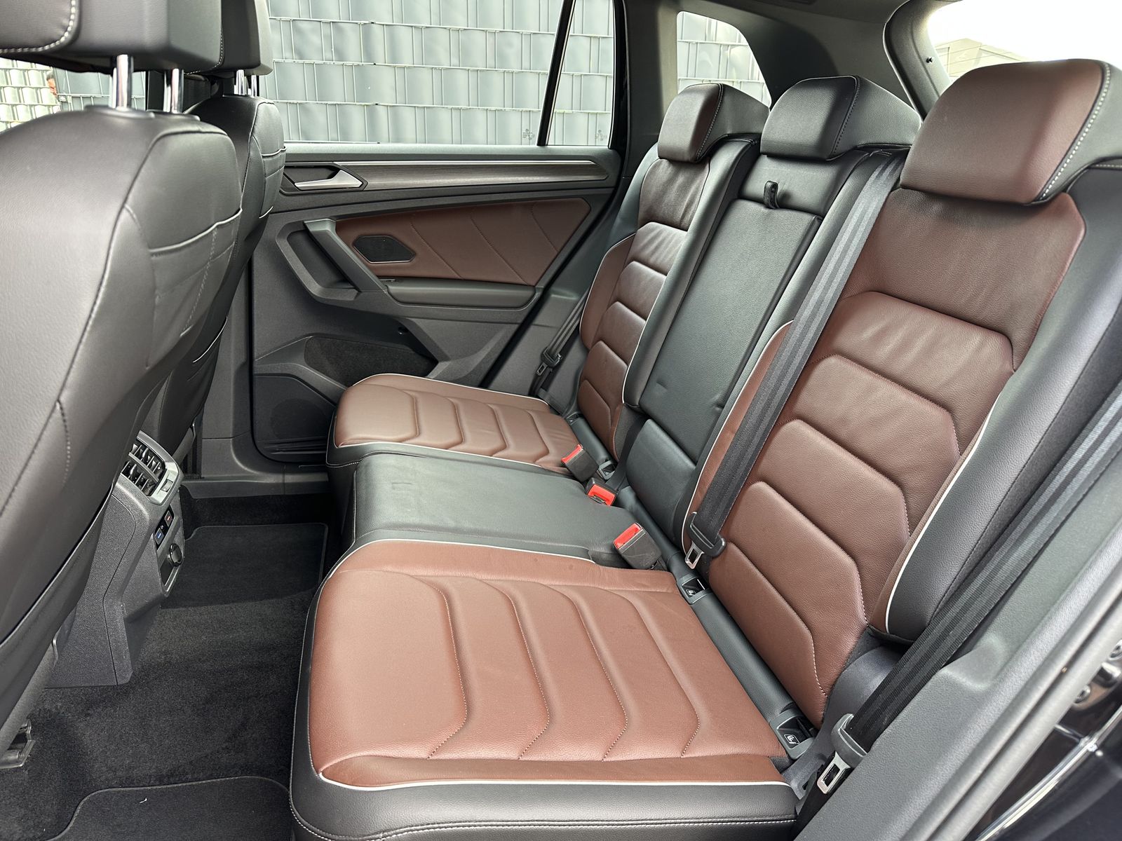 Fahrzeugabbildung Volkswagen Tiguan 1.4 eHybrid DSG Elegance NAV+LED+AHK+ACC