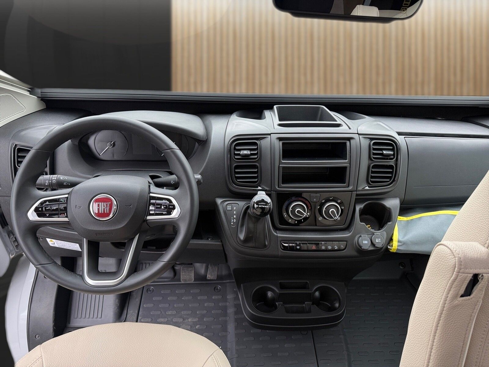 Fahrzeugabbildung Karmann Dexter DE 600 Captain-Chair-Sitze, Automatik