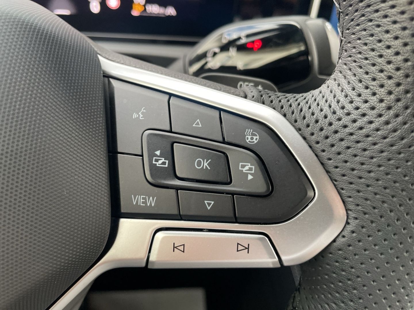 Tiguan 2.0 TDI R-Line Black Style 360°Kamera/AHK