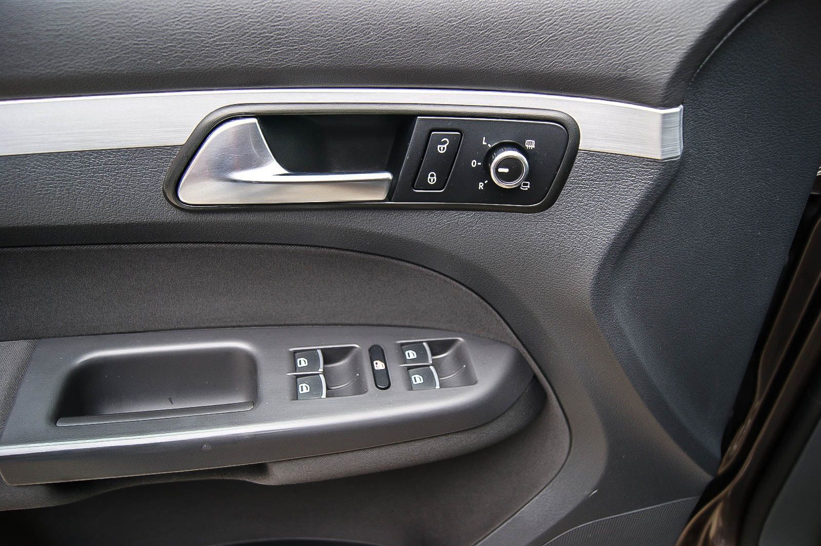 Fahrzeugabbildung Volkswagen Touran 16TDI Cup BI-XENON 7-SITZE SITZG PARKLENK