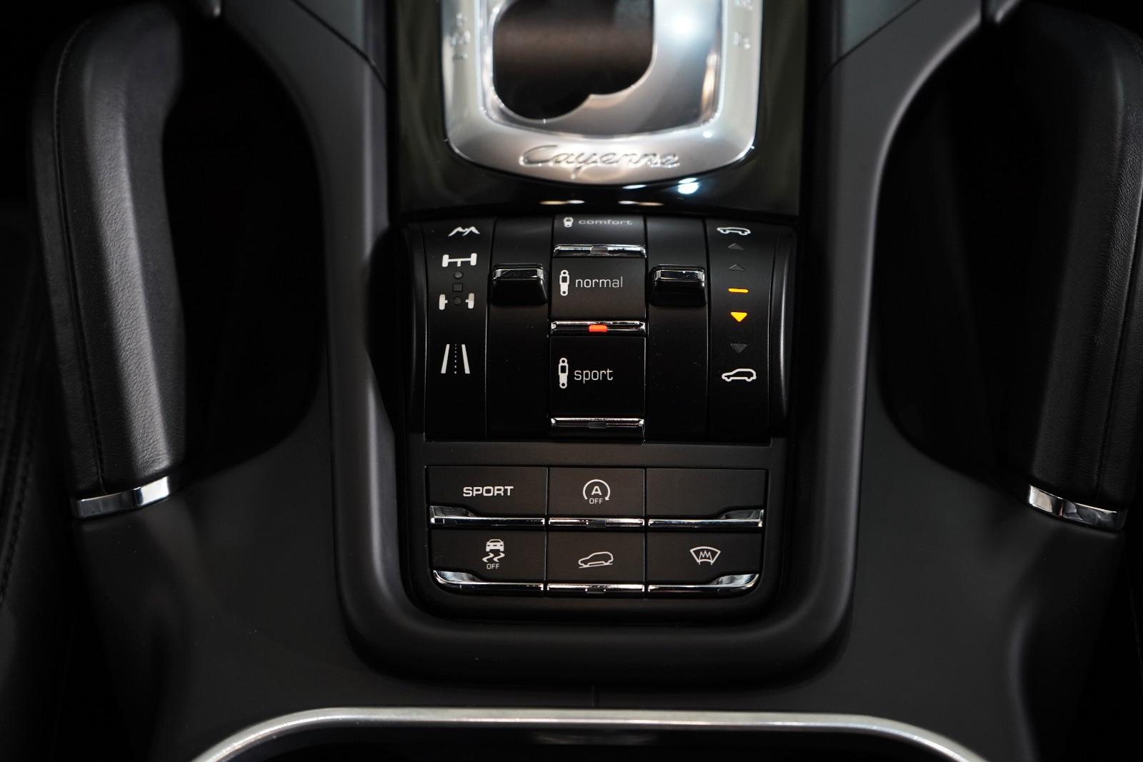 Porsche Cayenne Turbo V8*Navi*Luftfahrwerk*20 Z. Spyder*