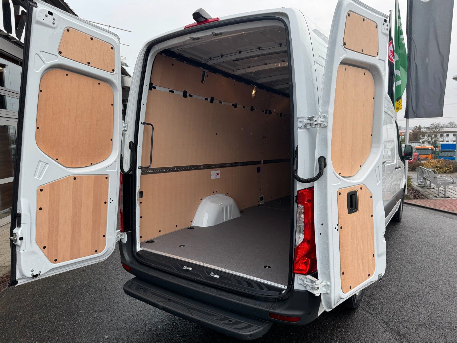 Fahrzeugabbildung Mercedes-Benz Sprinter 319 CDI 4325 Klima Kamera LED