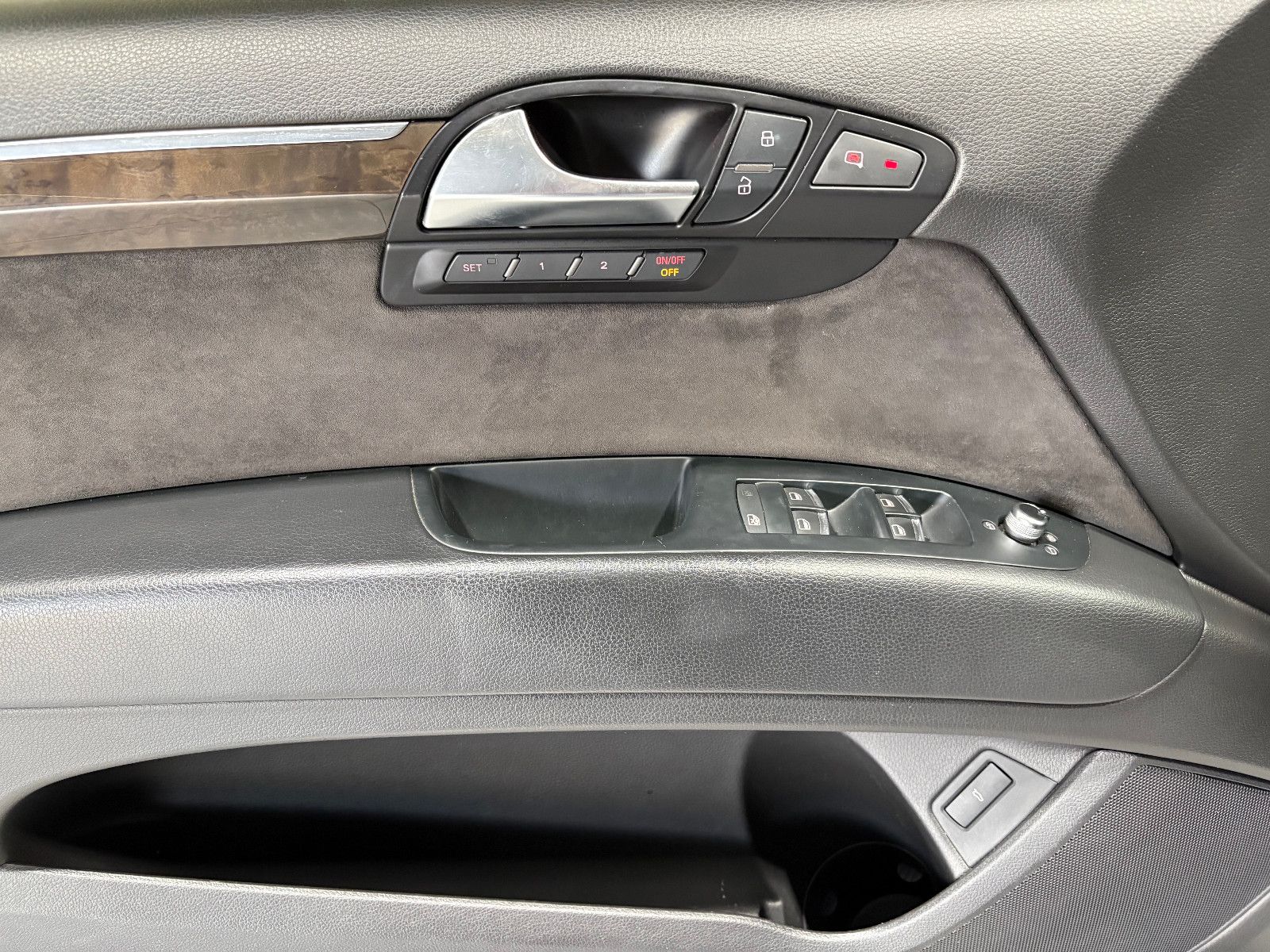 Fahrzeugabbildung Audi Q7 3.0 TDI quattro/S-LINE/MEMORY/XENON/7-SITZ/V6