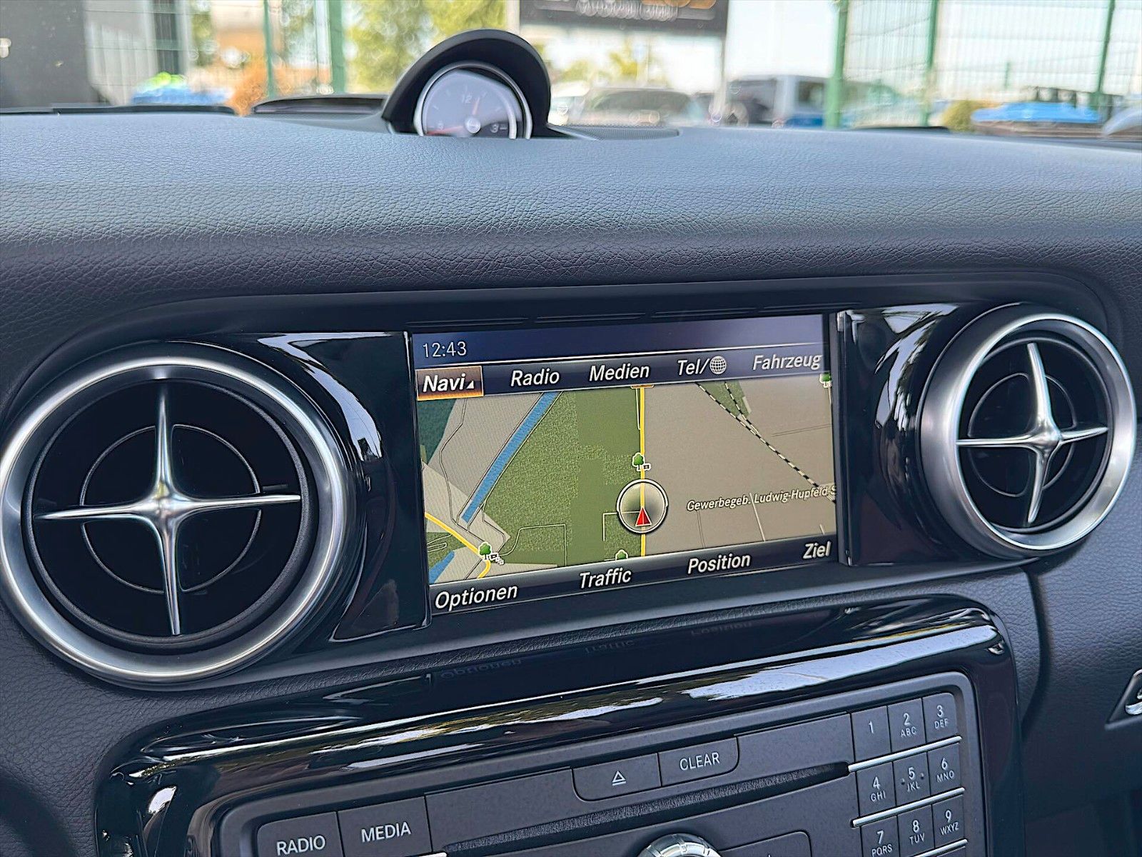 Fahrzeugabbildung Mercedes-Benz SLC 43 AMG Designo Night *LED*Kamera*Panorama*