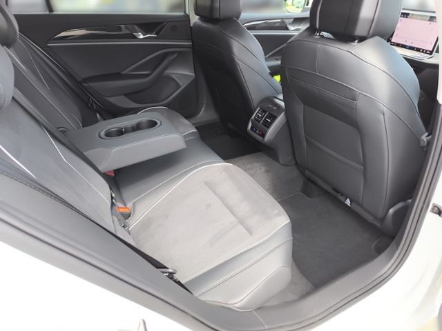 Fahrzeugabbildung Volkswagen Passat Variant 1.5 eTSI DSG Business LED ACC NAV
