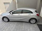Mercedes-Benz A 180 Style Automatik mit Lederausstattung - Mercedes-Benz A 180 in Köln
