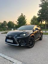 Lexus NX300h E-FOUR Executive Line *LEDER*AHK*PANORAMA - Lexus NX Executive