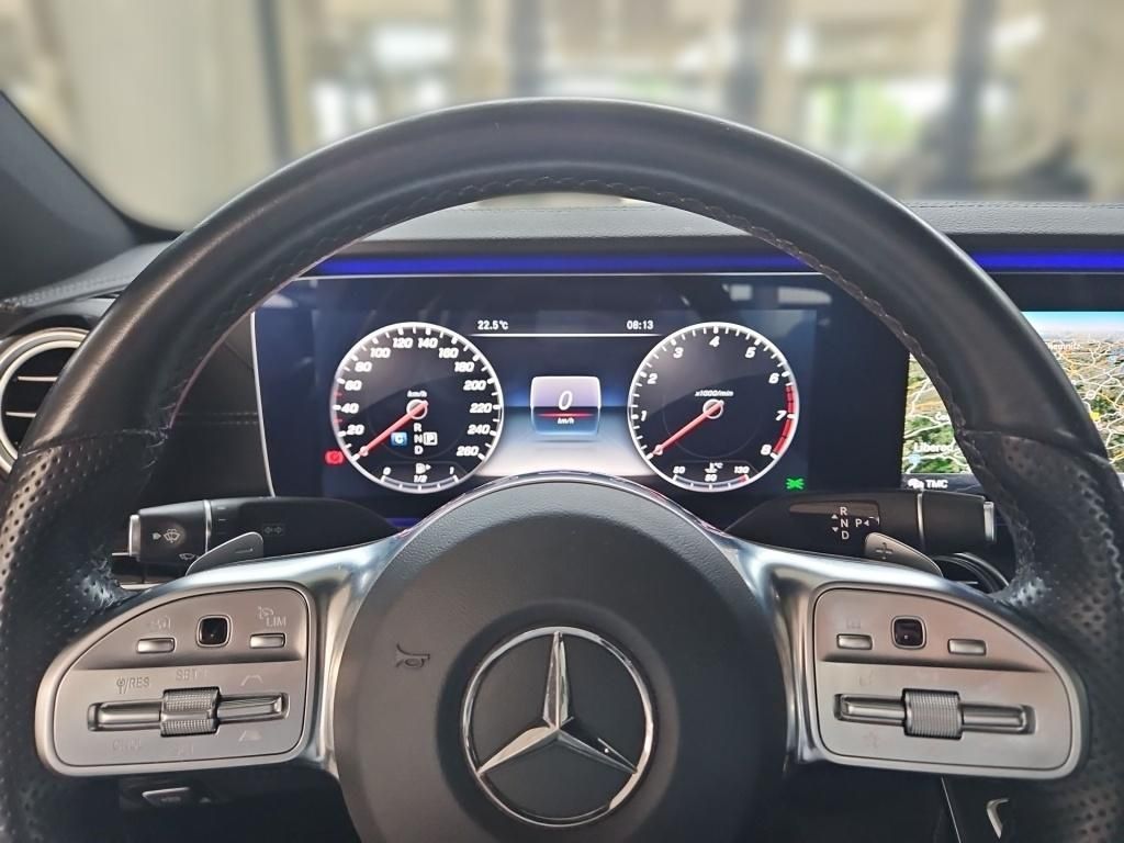 Fahrzeugabbildung Mercedes-Benz E 450 4M AMG Pano ACC Comand LED 360°