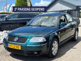 Volkswagen Passat 2.5 TDI 4Motion 2003 53.000 KM Sedan Youn - Volkswagen Passat: Grün