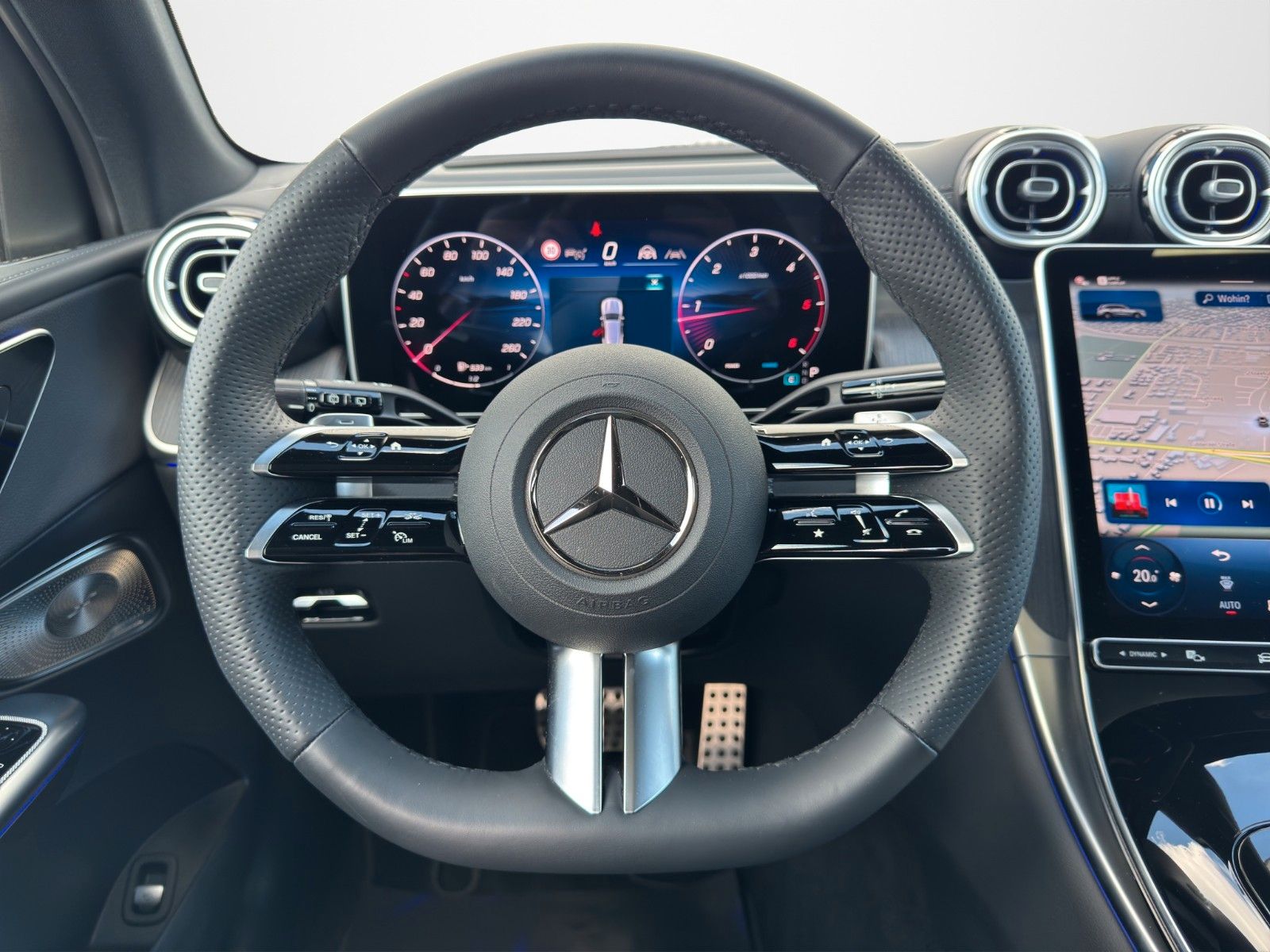 Fahrzeugabbildung Mercedes-Benz GLC 220D PREM+ NIGHT HUD PANO 360° BURM LUFTFAH