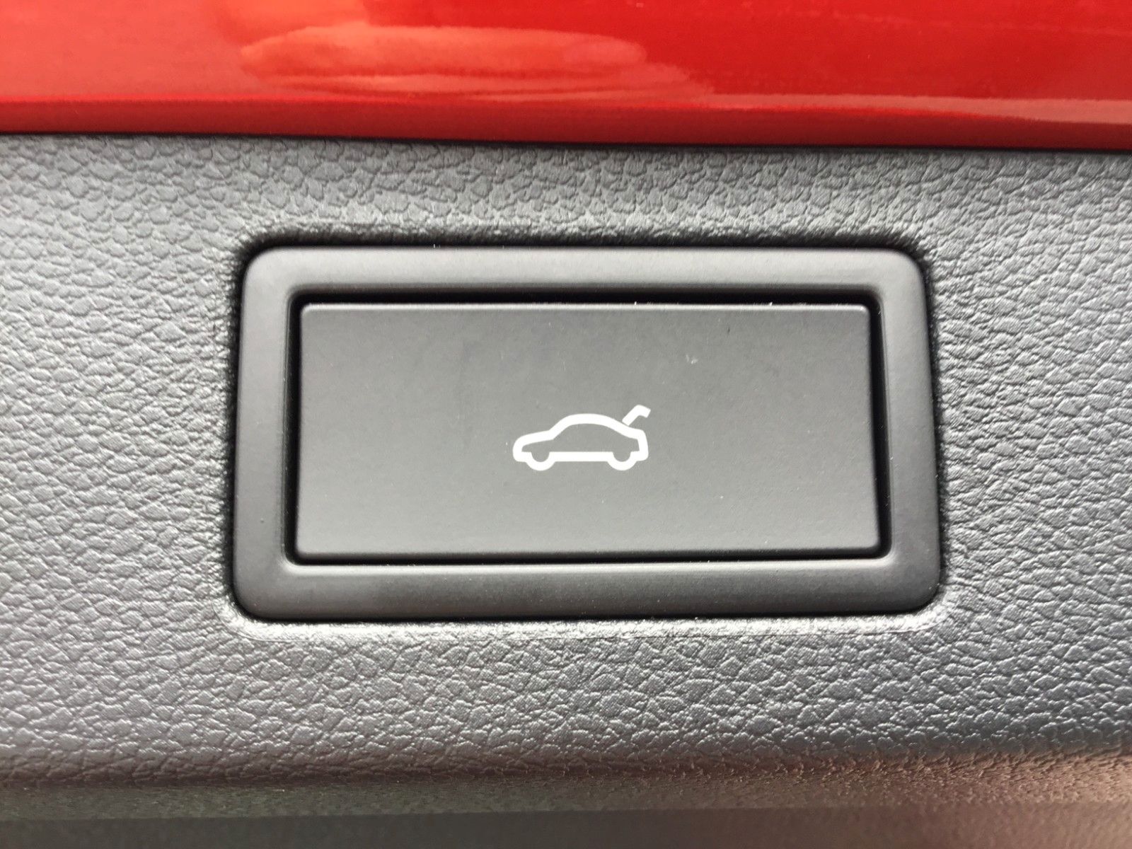Fahrzeugabbildung SKODA Kamiq 1.5 TSI DSG Monte Carlo+AHK+Navi+Kamera
