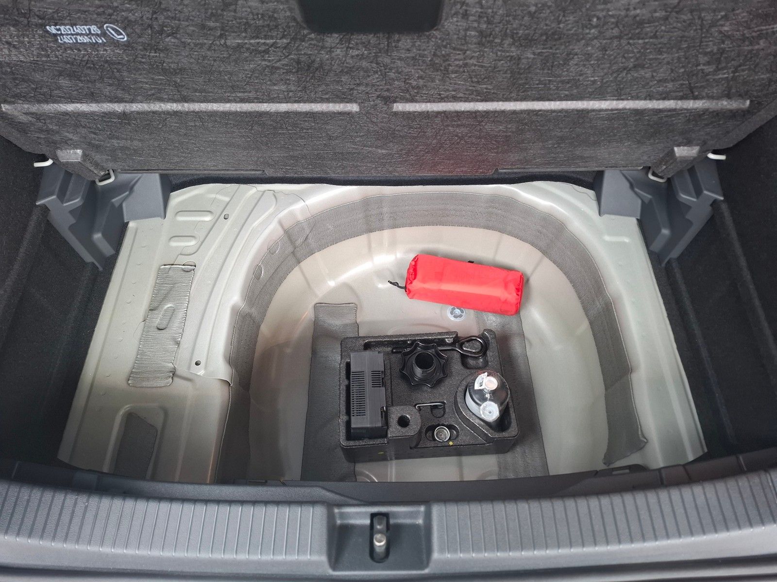 Fahrzeugabbildung Volkswagen T-Cross Life 1.0 TSI DSG +App-Connect+ACC+Sitzh.