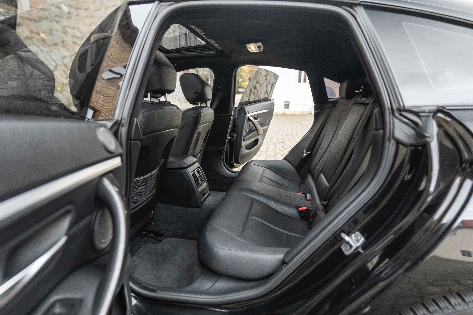 Fahrzeugabbildung BMW 440I M-Performance HUD H&K LED CARPLAY KAM REMUS