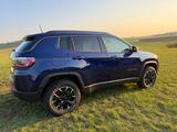 Jeep Compass 1.3 T-GDI I4 4xe Trailhawk 4WD Auto ... - Jeep Compass Trailhawk mit Hybrid-Antrieb (Benzin/Elektro)