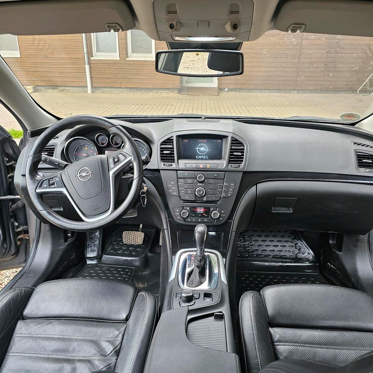 Opel Insignia 2010 — photo 7