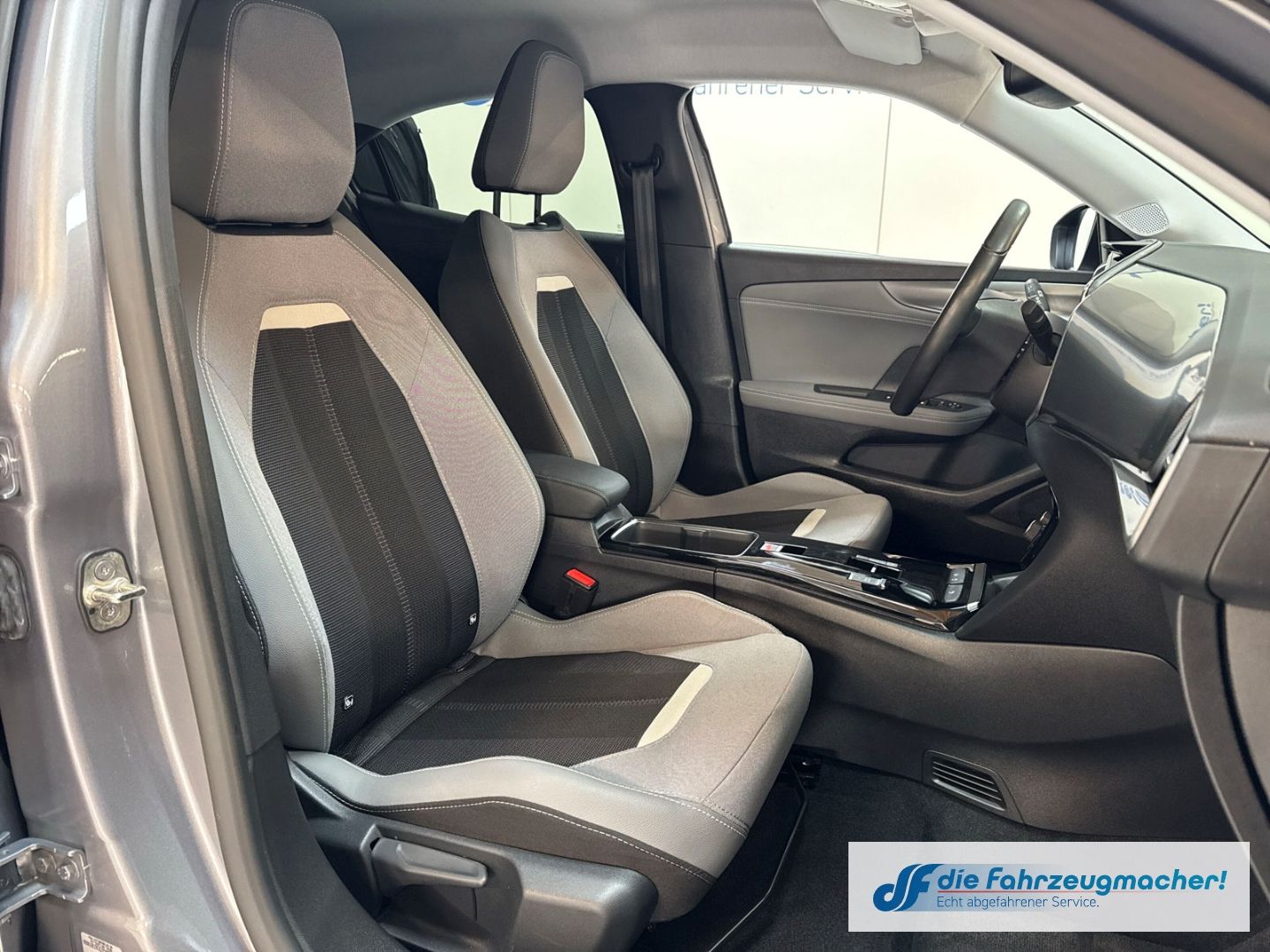 Fahrzeugabbildung Opel Mokka e Elegance Navi Digitales Cockpit LED ACC