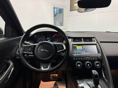 JAGUAR E-PACE D180*R-Dynamic S*AWD*LEDER*LED*KAMERA* JAGUAR E-PACE D180*R-Dynamic S*AWD*LEDER*LED*KAMERA*