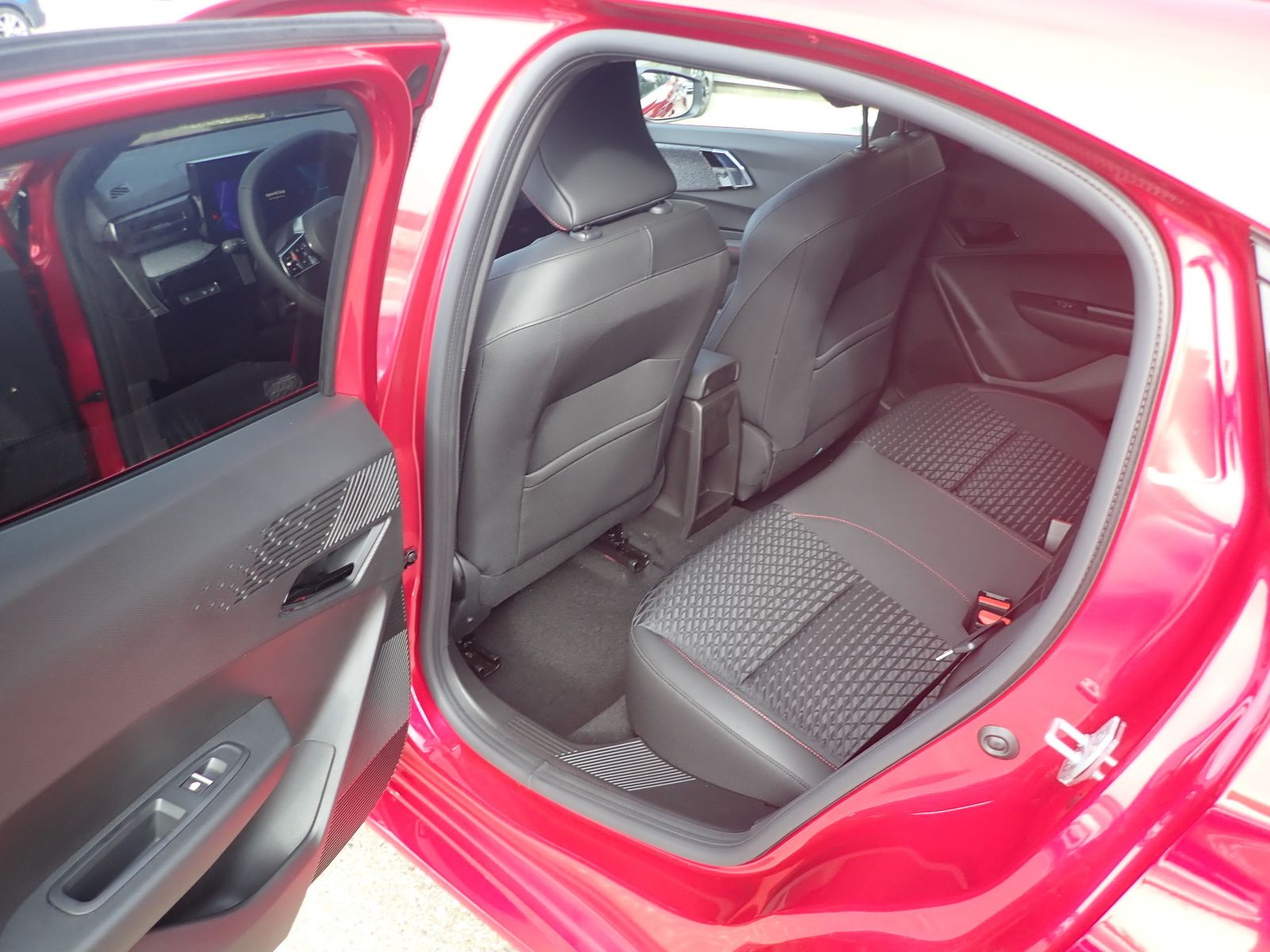 Fahrzeugabbildung Renault Clio Techno TCe 115 EDC