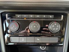 Fahrzeugabbildung Volkswagen Touran Comfortline 1.6TDI DSG Shz NAVI*AHK*SR+WR
