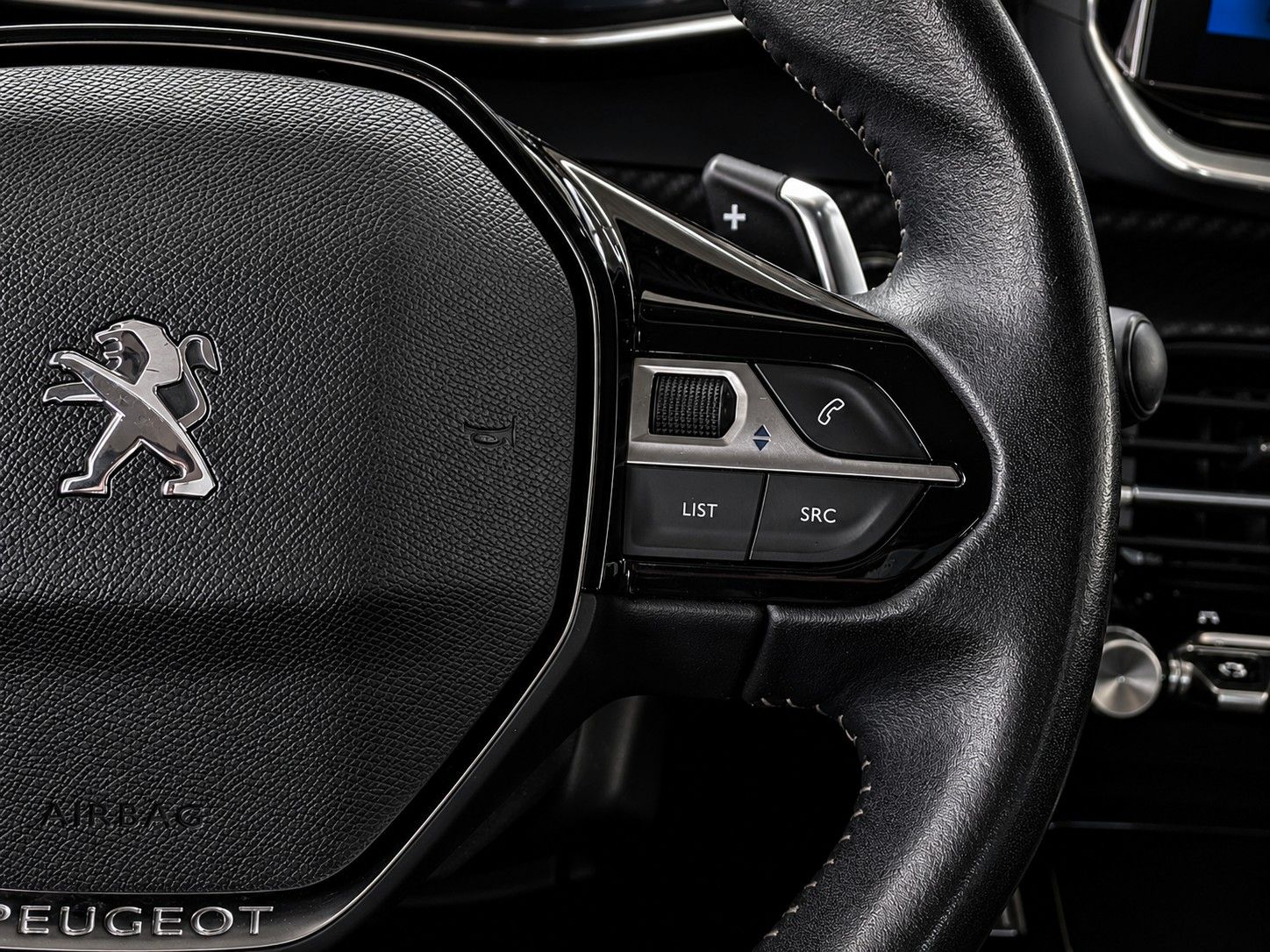 Fahrzeugabbildung Peugeot 2008 ALLURE HDI 8G ACC 360° NAVI SHZ KEYLESS 1Hd
