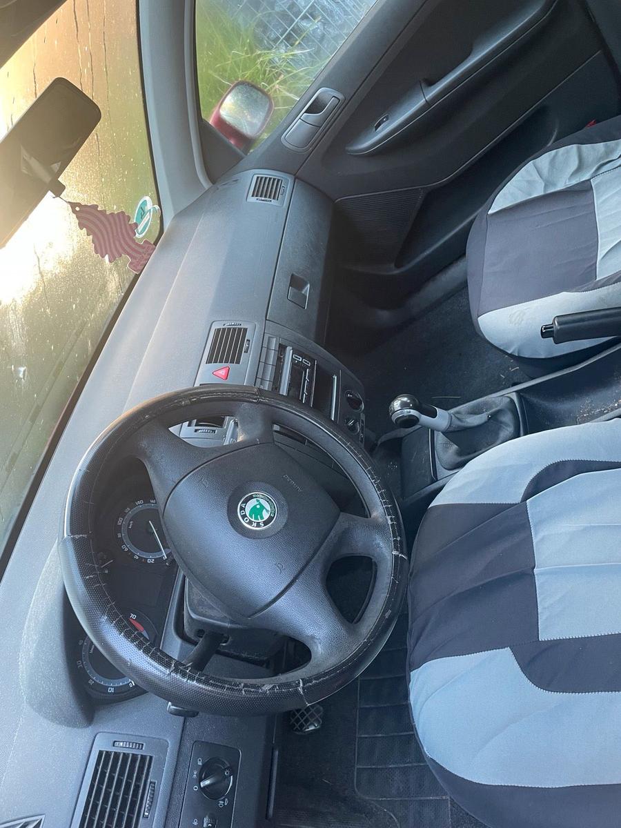Skoda Fabia 2007 — engine 90 HP (66kW)