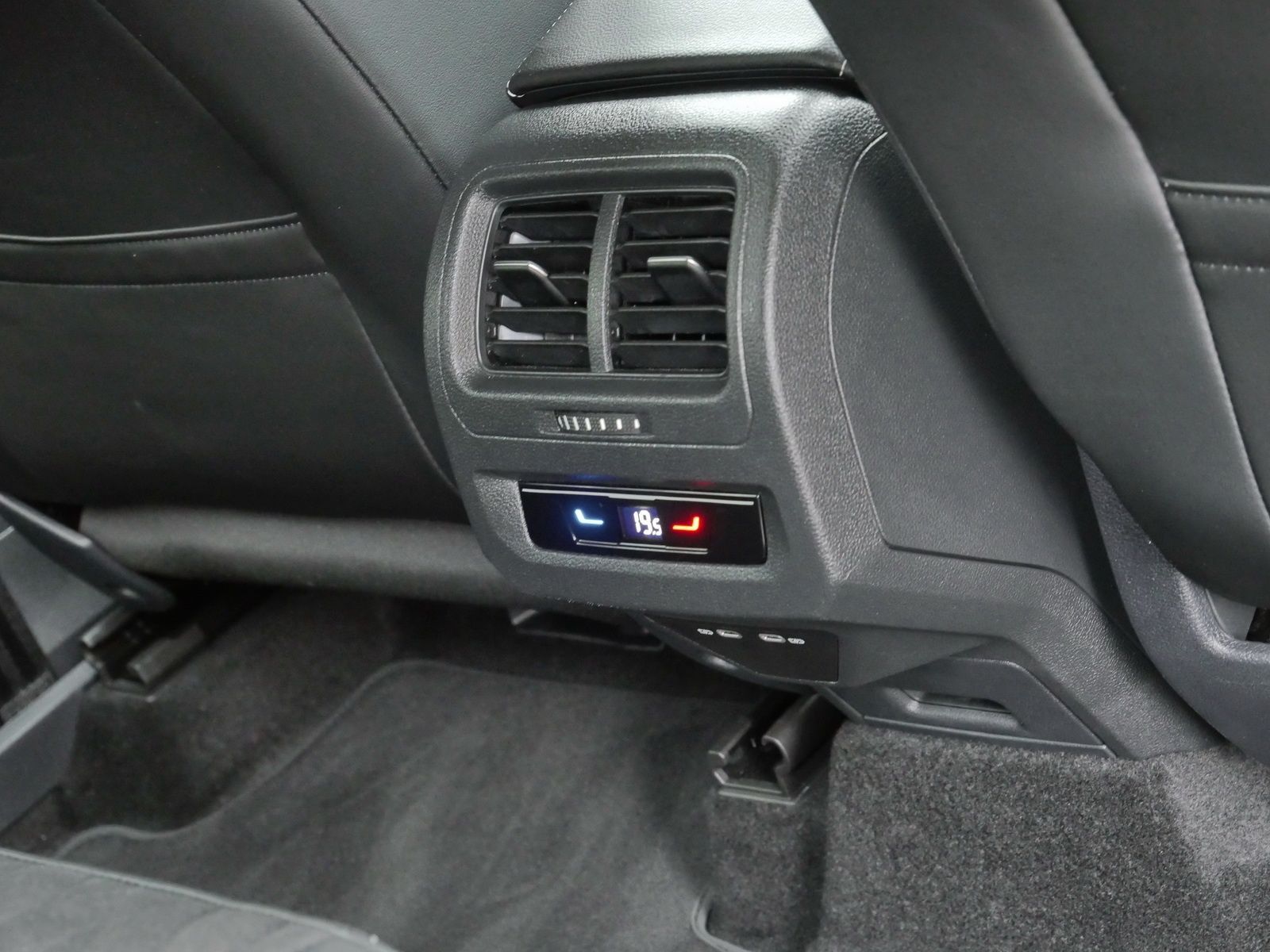 Volkswagen Touran - Bild 17