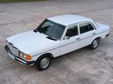 Mercedes-Benz 200D W123 Diesel Sammlerzustand - Mercedes-Benz 200: D W123