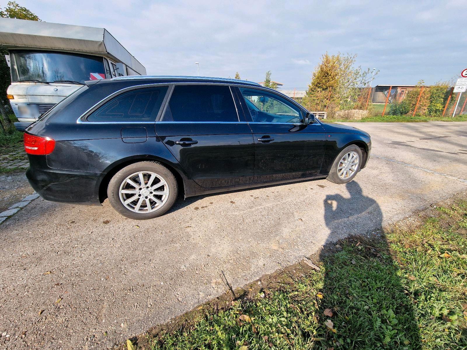 Audi A4 2011 — engine 143 HP (105kW)