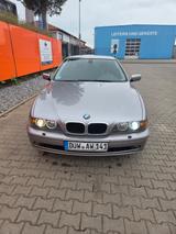 BMW 525i A - - BMW 525 aus 2000: 525i