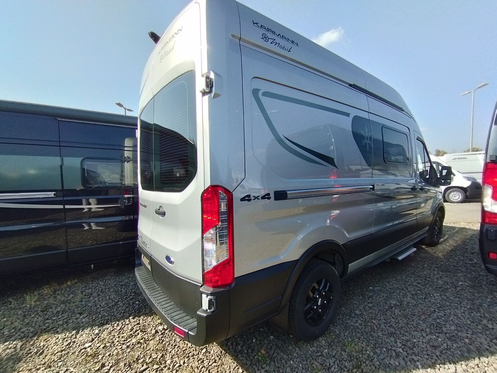 Fahrzeugabbildung Karmann Dexter 4x4 DE 560 AW Markise Combi6DE 170PS