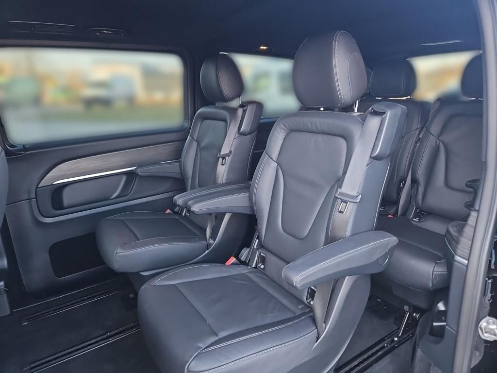 Fahrzeugabbildung Mercedes-Benz V 300 AVG Lang 7 Sitze STHZ DISTRONIC 2,5tAHK AR