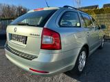 Skoda Octavia Combi Elegance Leder Navi - gebrauchte Skoda Octavia aus dem Jahr 2009