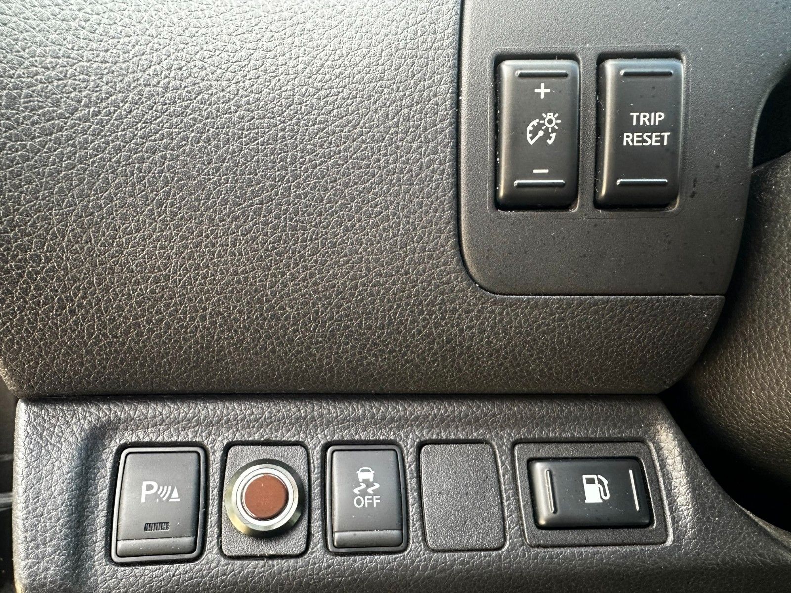 Fahrzeugabbildung Nissan N-Guard Double Cab/SH Gepflegt/Optik,Technik Top