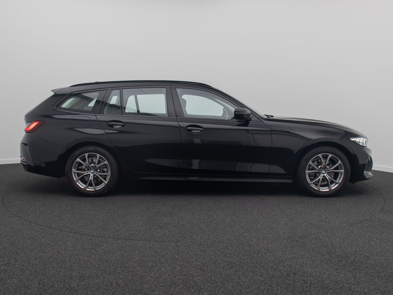 Fahrzeugabbildung BMW 318i Alarm DAB Kamera Sportlenkrad CockpitPlus