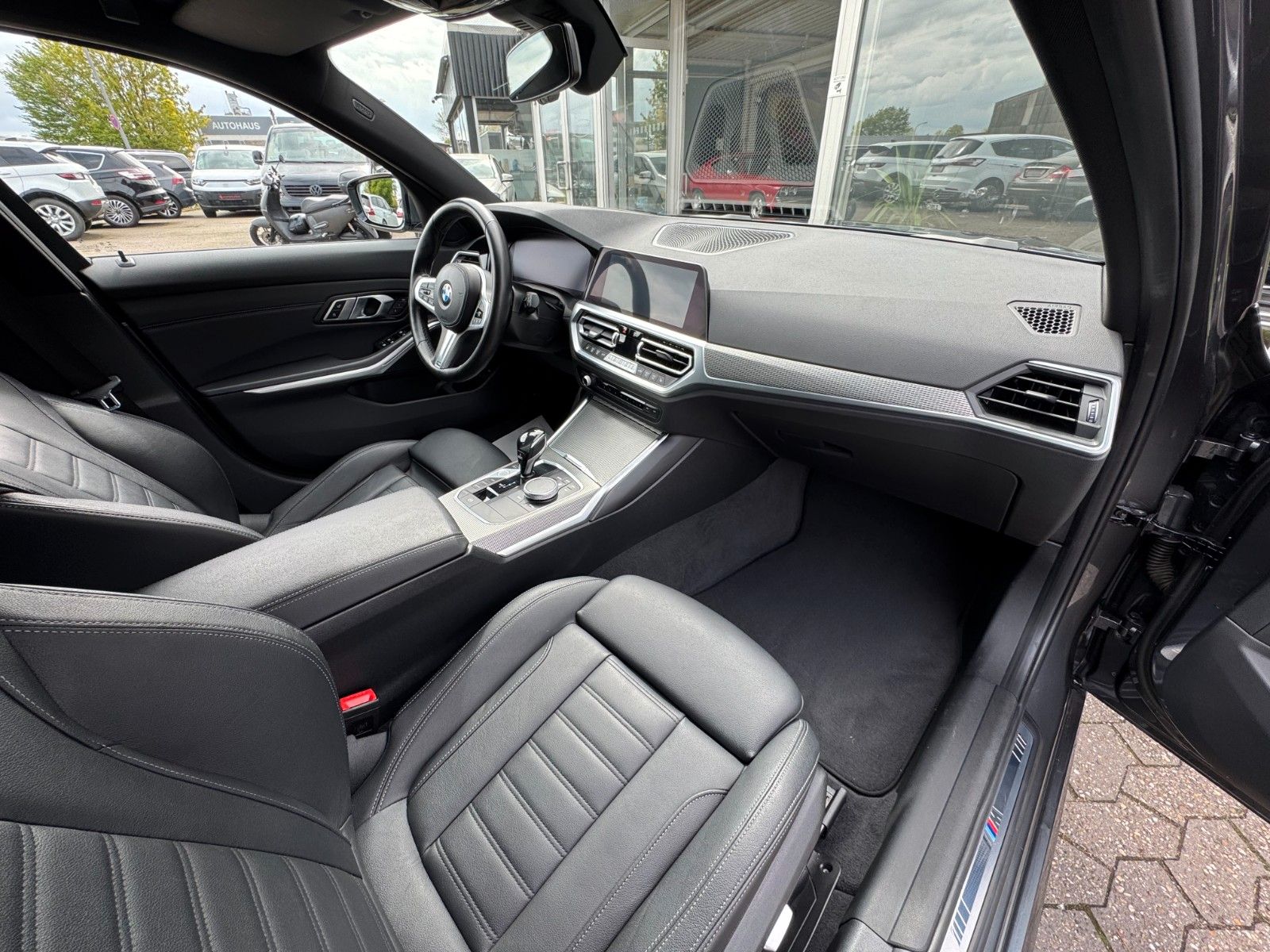 BMW 318i Touring M Sport LASER/ACC/MEMORY/AHK/LEDER foto 13