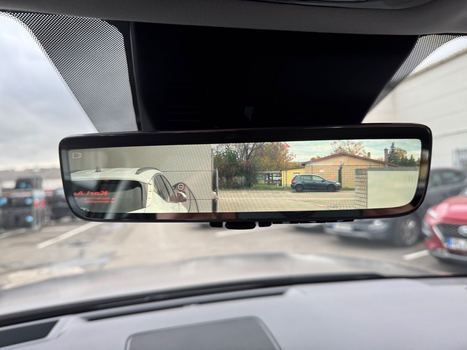 Fahrzeugabbildung Hyundai SANTA FE 1.6T-GDI Signature Plug-In H. 4WD