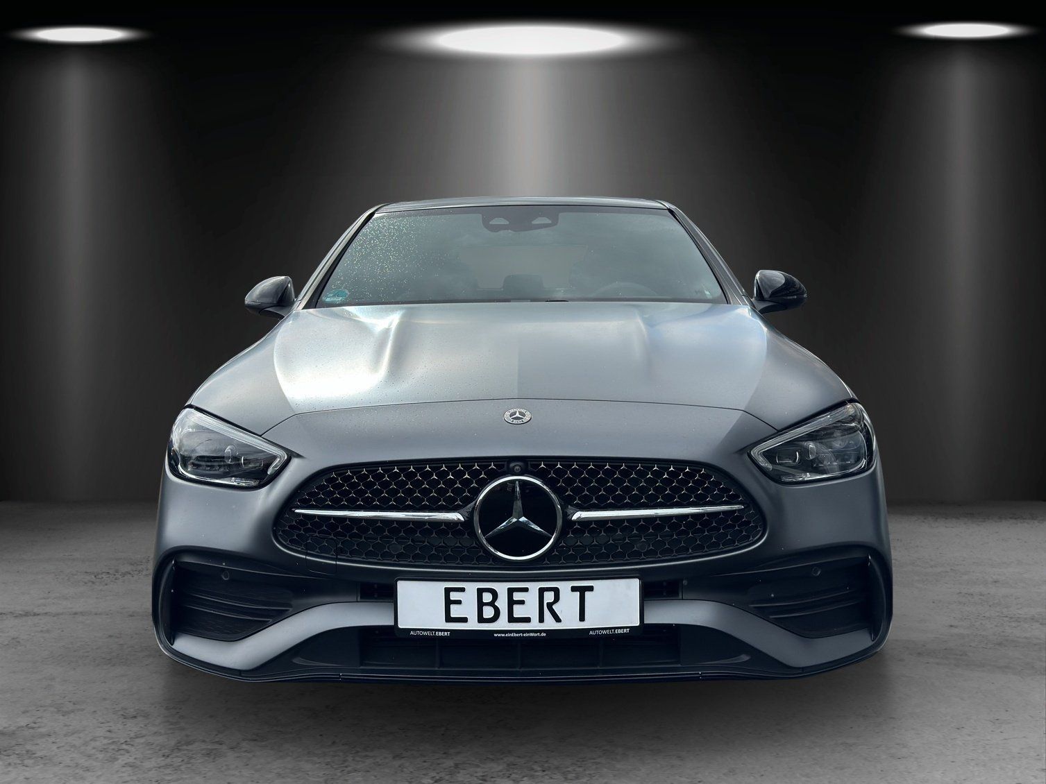 Fahrzeugabbildung Mercedes-Benz C300d 4M AMG Pano MAGNO Memo DISTR KeyGo AHK HUD