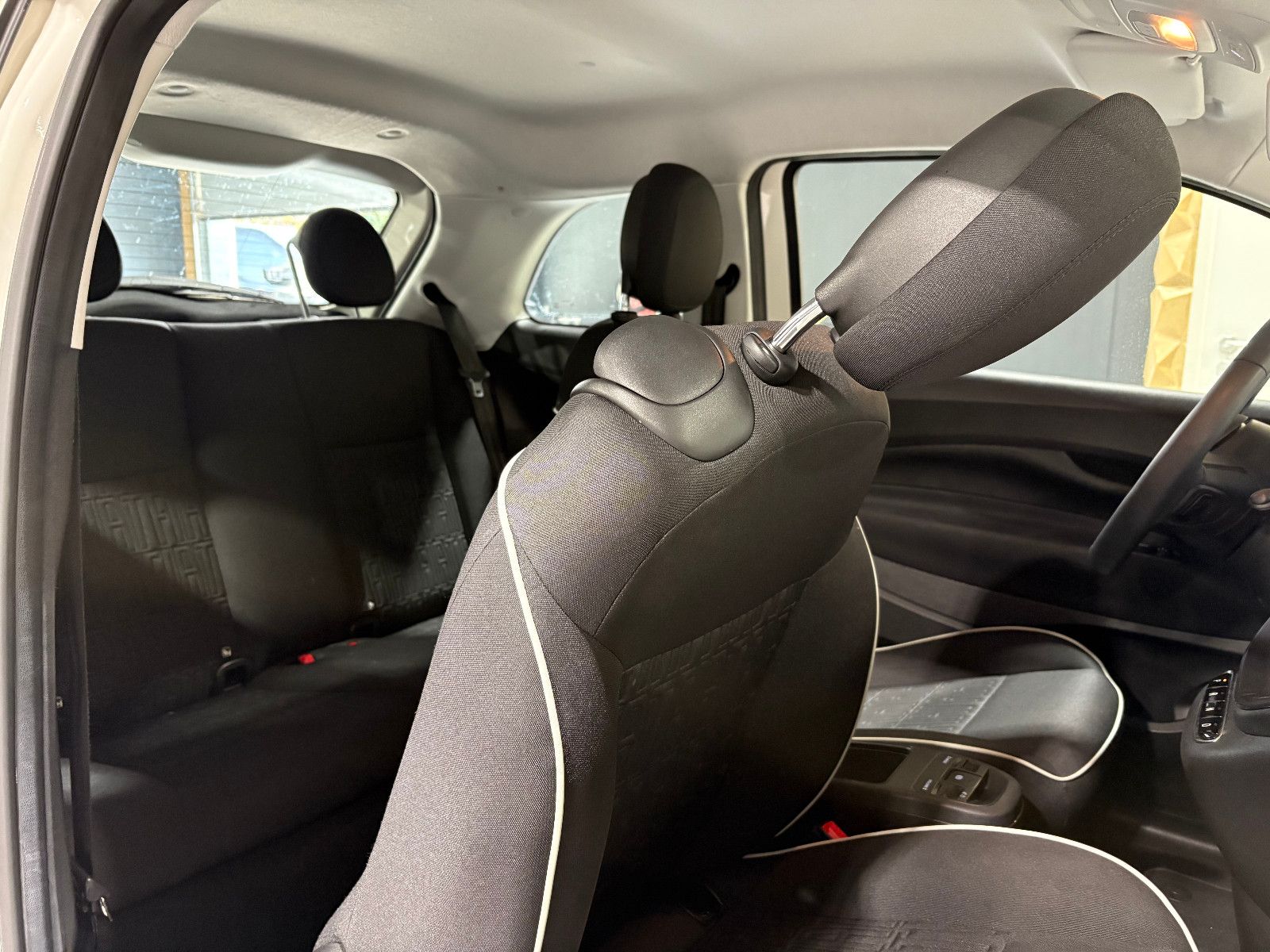 Fahrzeugabbildung Fiat 500e/Basis/TEMPOMAT/APPLE/KLIMA/SPURHALTEASSISTE