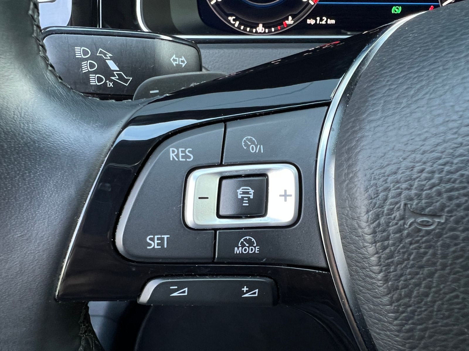 Fahrzeugabbildung Volkswagen Golf VII Variant Highline 1.4 TSI DSG *AHK, Navi